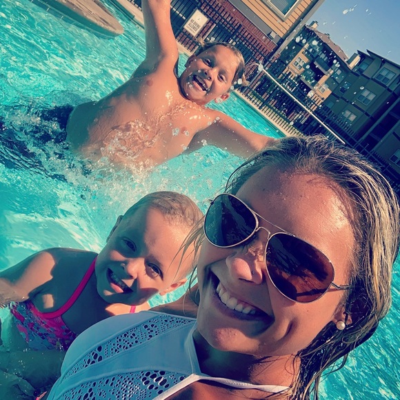 Meet your Posher, Jessica - Picture 1 of 1